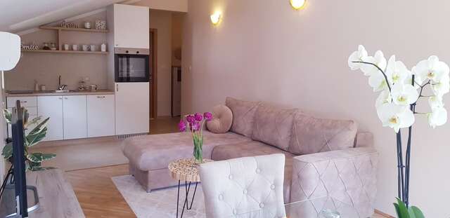 Апартаменты Porto Bello ( Lux apartment with pool) Баошичи-11
